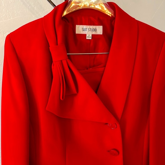 NWT Suit Studio, red 2PC suit, size: 8, suit jacket and skirt - Picture 2 of 7